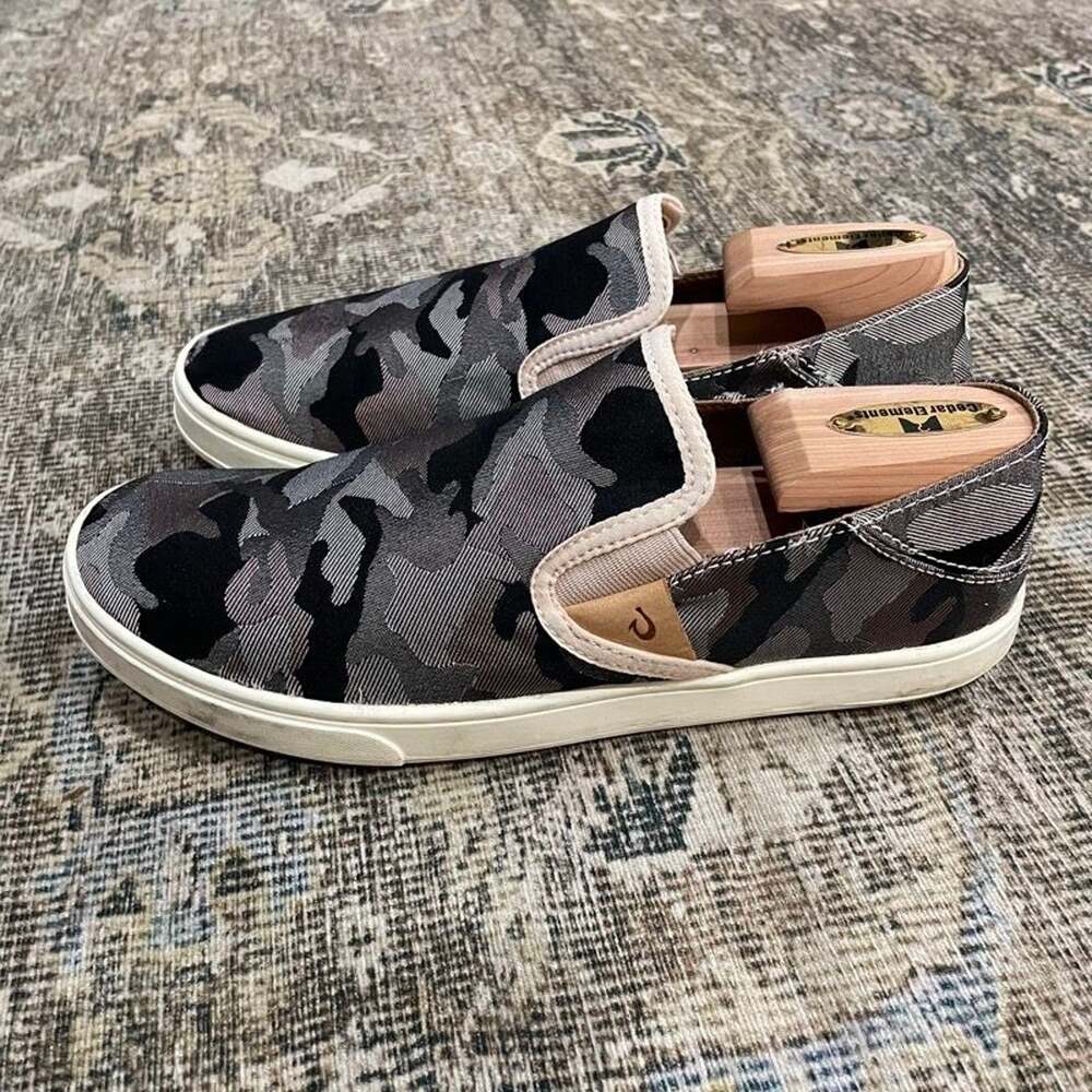 OluKai Pehuea Pa'i Womens 9 Camo Slip-On Sneakers Textile Gray Black Shoes